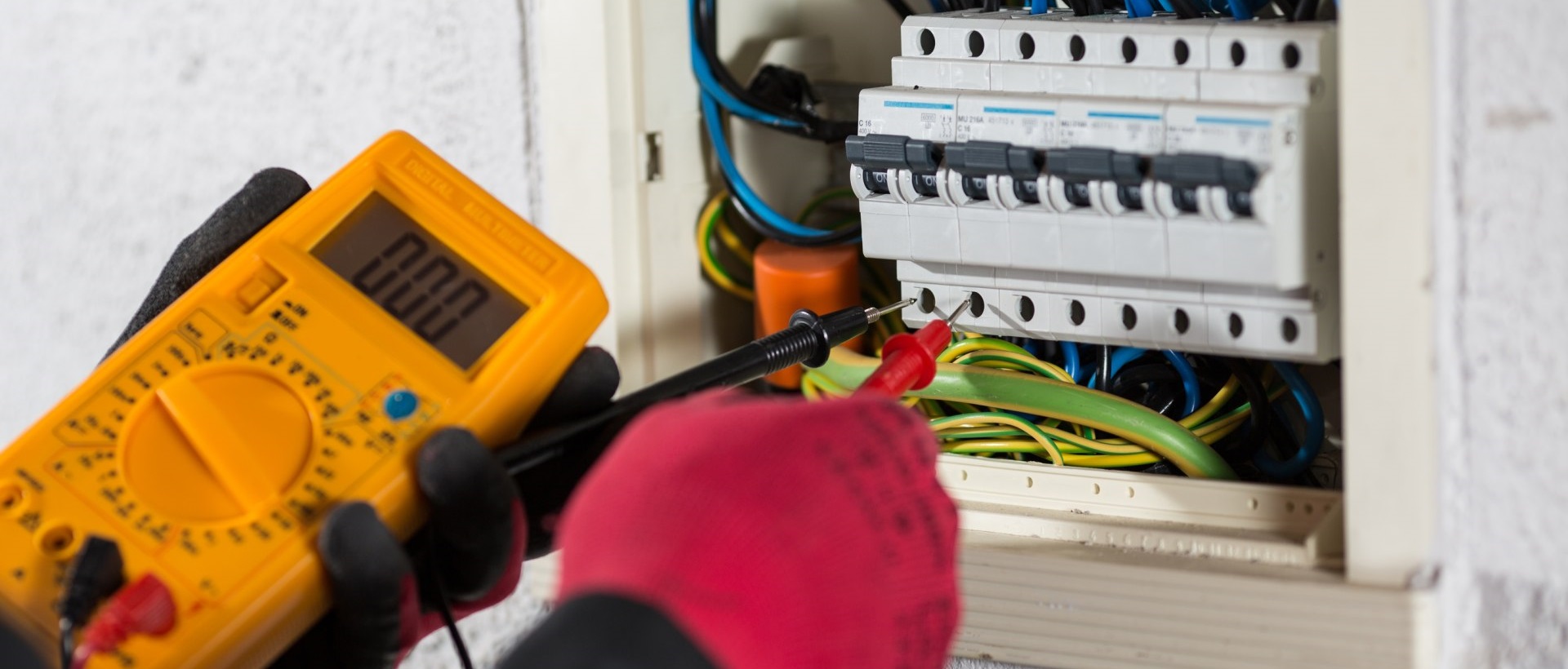 Electricians E8