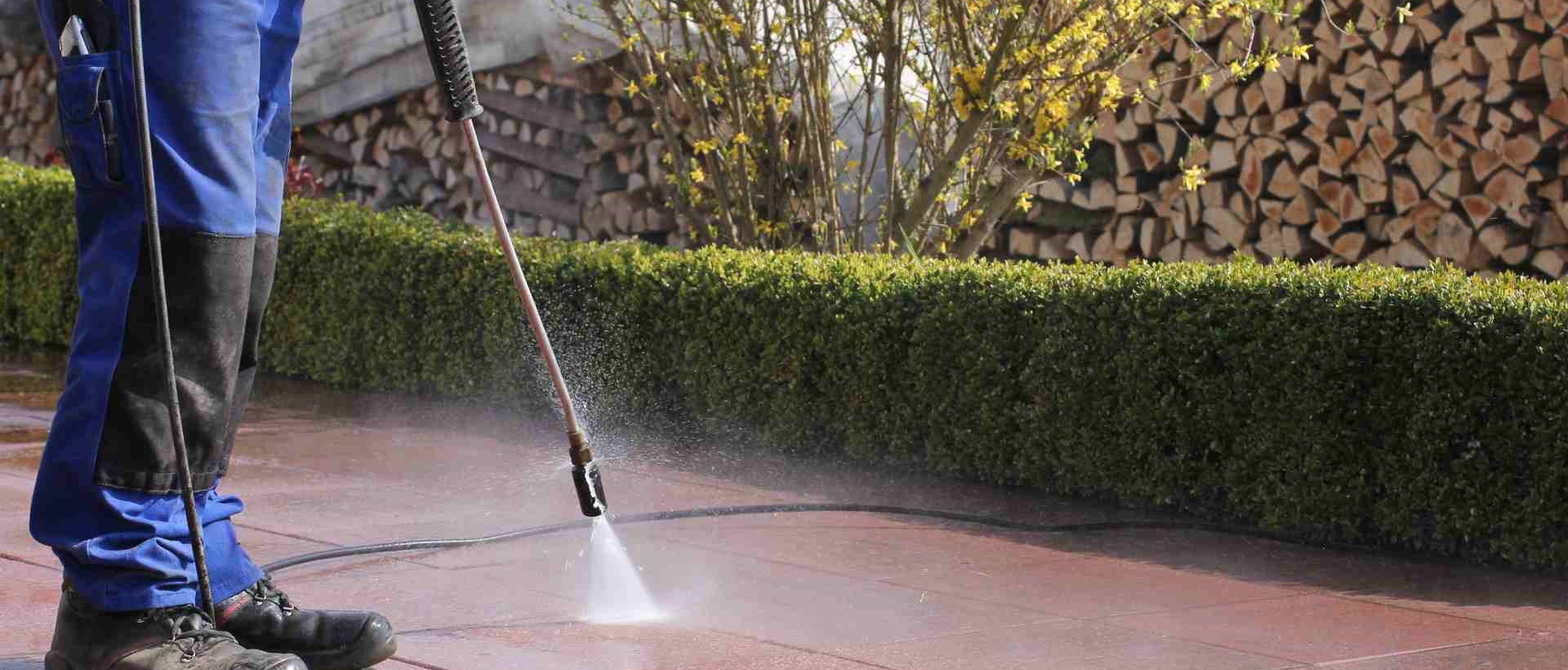 garden maintenance E8